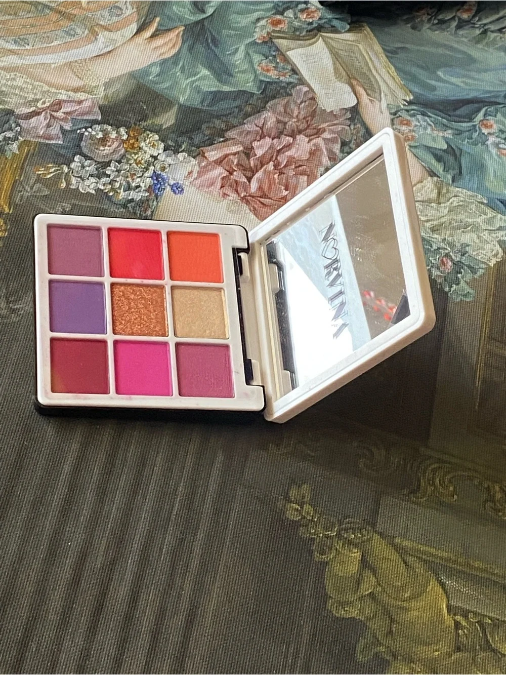 New authentic Anastasia Beverly Hills eyeshadow